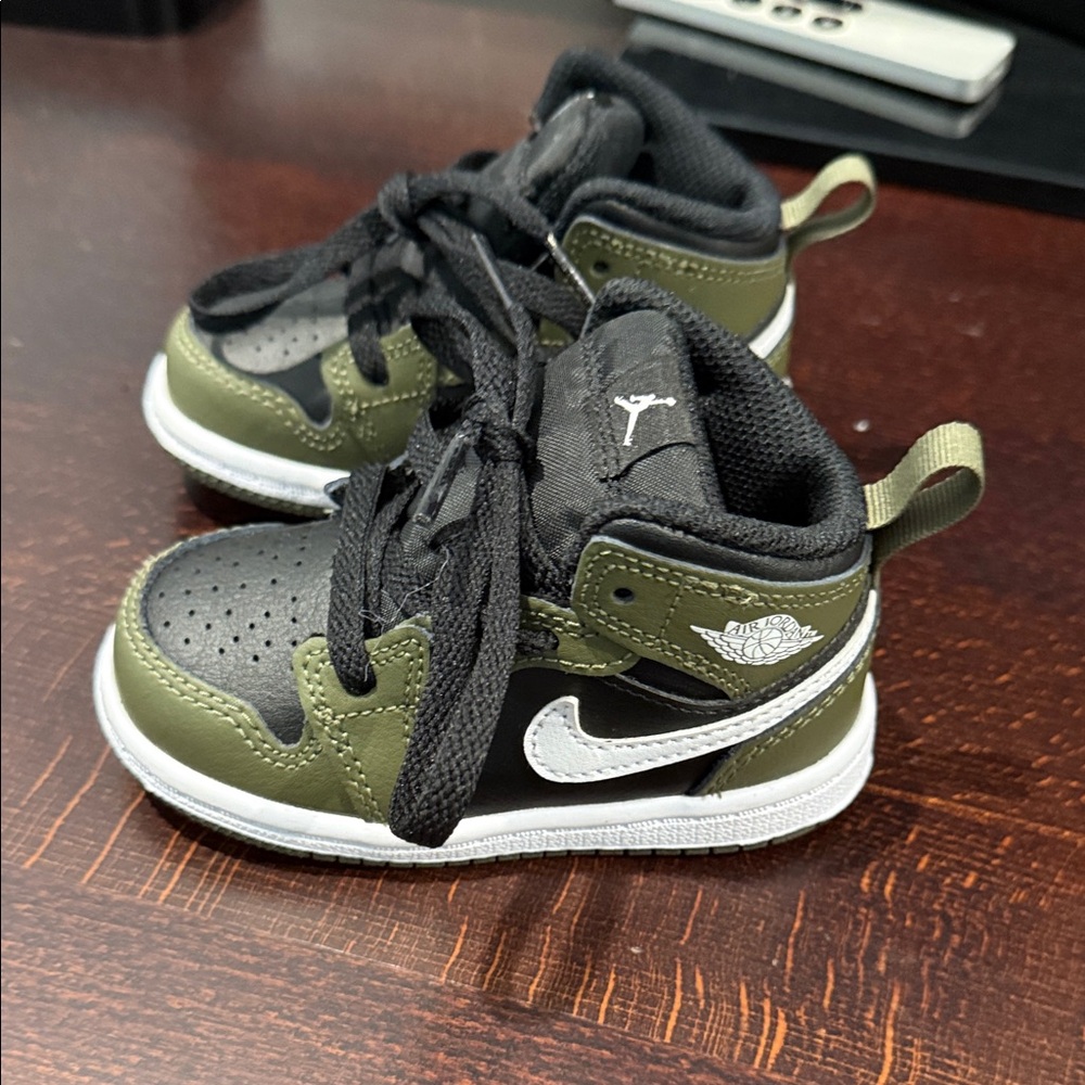 Jordan 1 Black and Green Sneakers